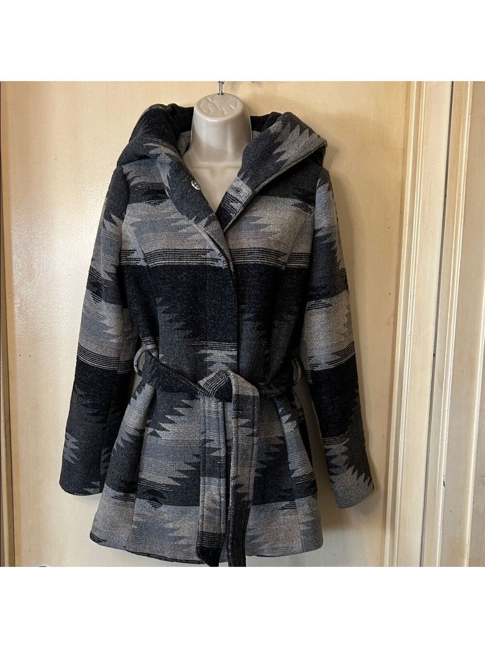 CoffeeShop Black & Gray Hooded Belted Jacket size M